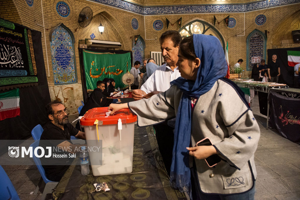 انتخابات مرحله دوم چهاردهمین دوره ریاست جمهوری در مسجد رسول (ع)