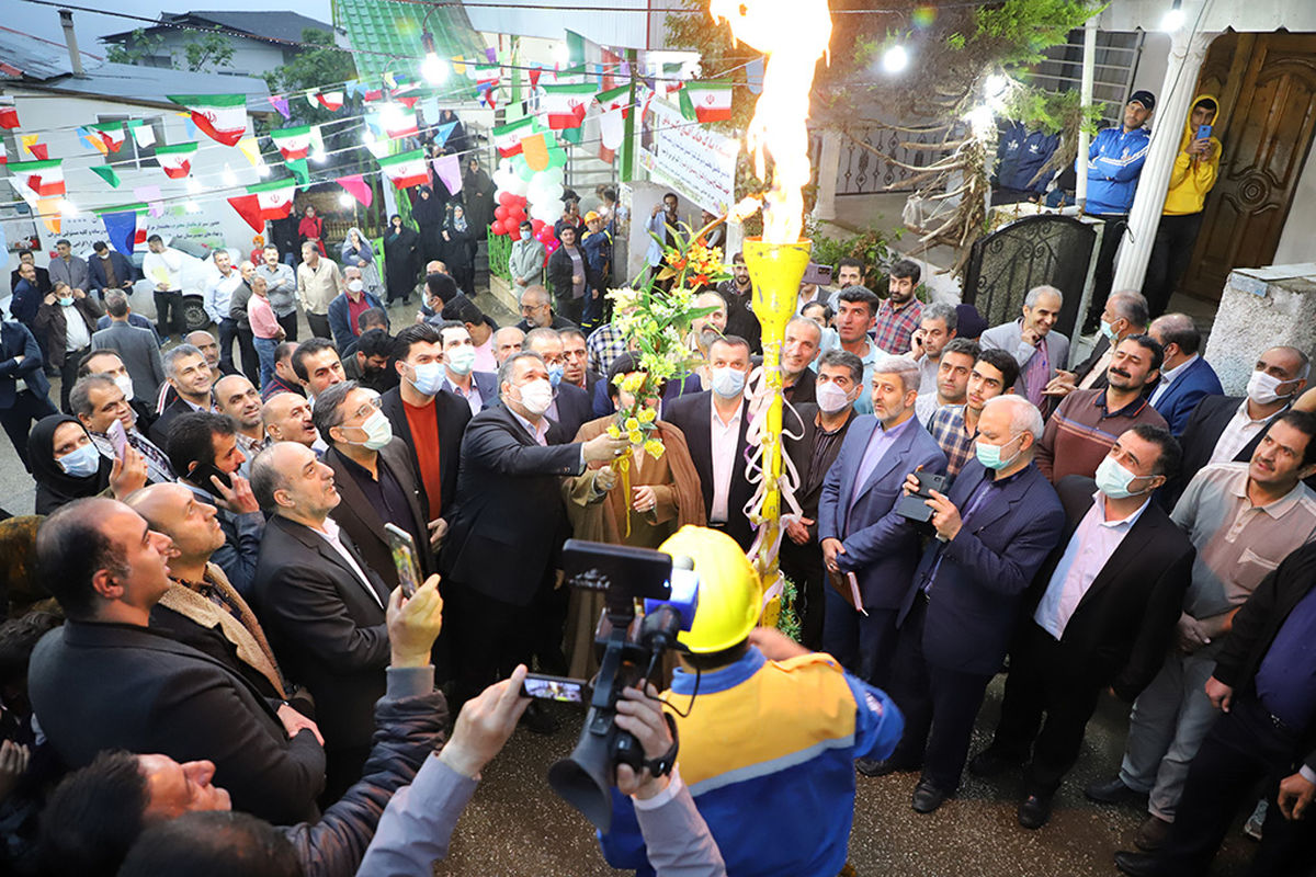 جشن پایان گازرسانی در شهرستان عباس آباد