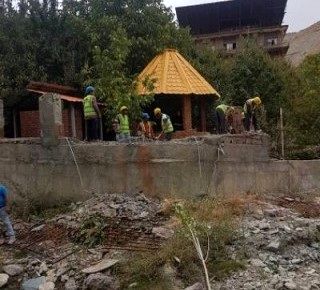 تخریب ساخت و سازهای غیر مجاز حریم رودخانه در شمیرانات
