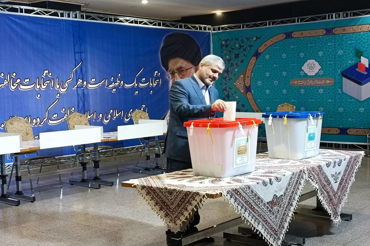 رییس کل دادگستری استان تهران رای خود را به صندوق انداخت
