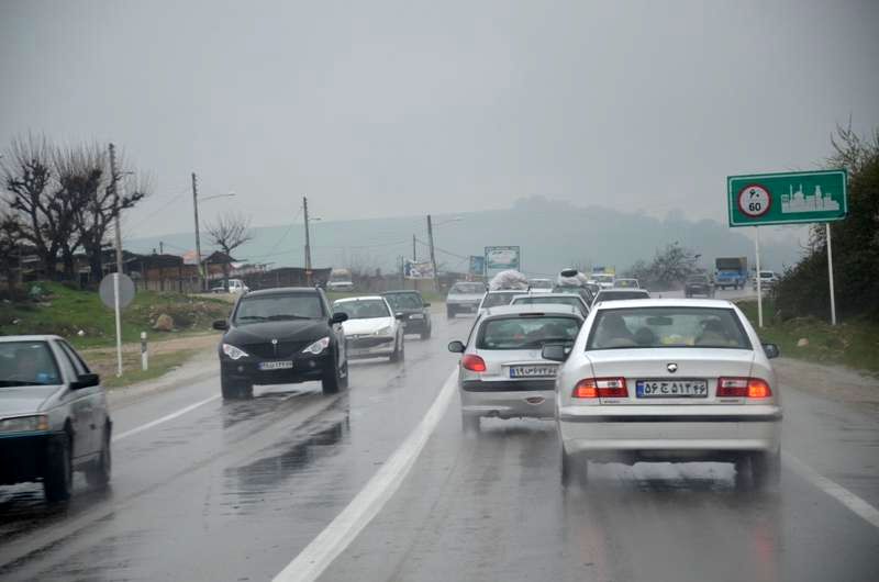 بارش پراکنده در محورهای مازندران و خراسان شمالی / ترافیک روان است