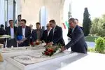 ادای احترام معاون رئیس‌جمهور به مقام شهدای گمنام مشهد