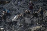 فلسطینیان با نسل‌کشی روبرو هستند
