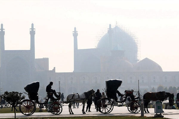 هوای اصفهان از منظر آلودگی در شرایطی نامناسب تر از پایتخت قرار دارد