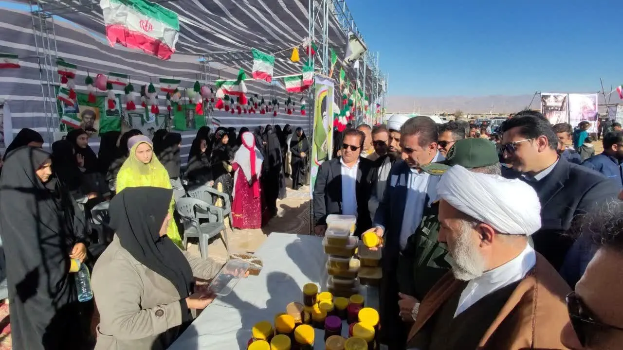 نمایشگاه توانمندی‌ها و تولیدات عشایر در داراب برگزار شد