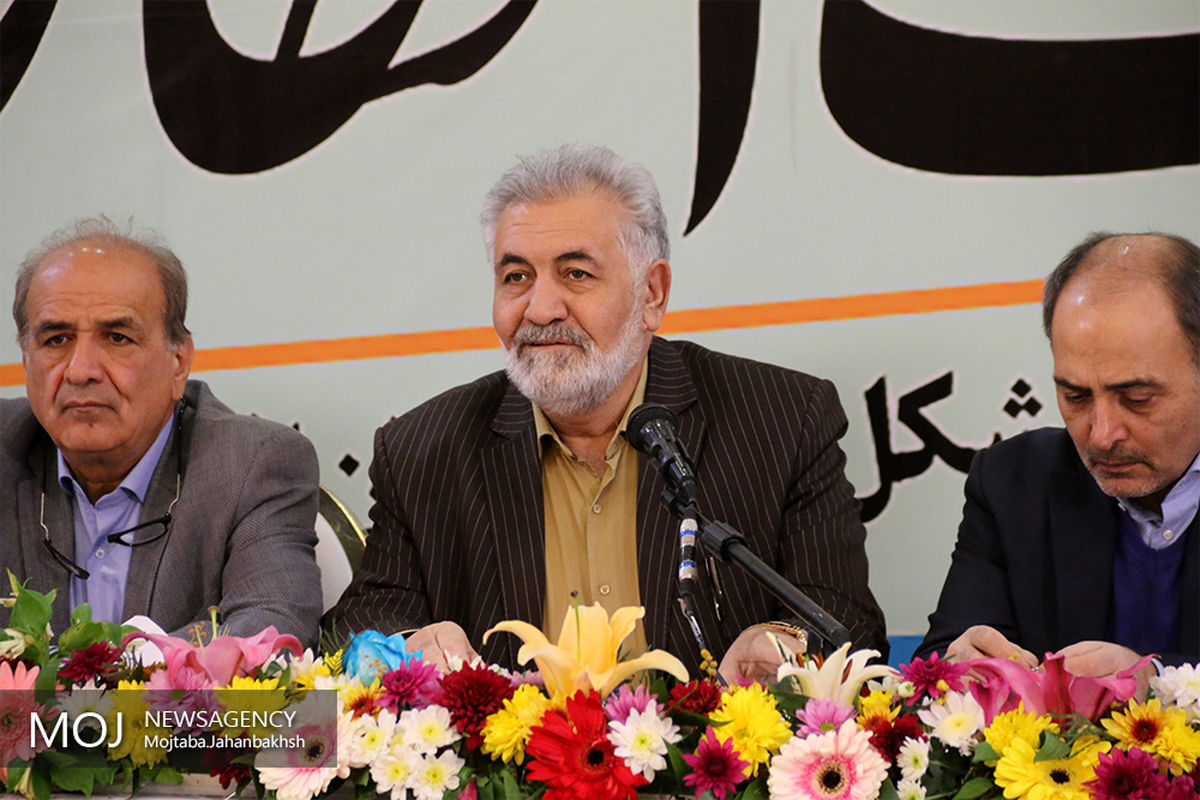 یکی از دلایل عمده رکود اقتصادی در اصفهان خشکی زاینده رود است