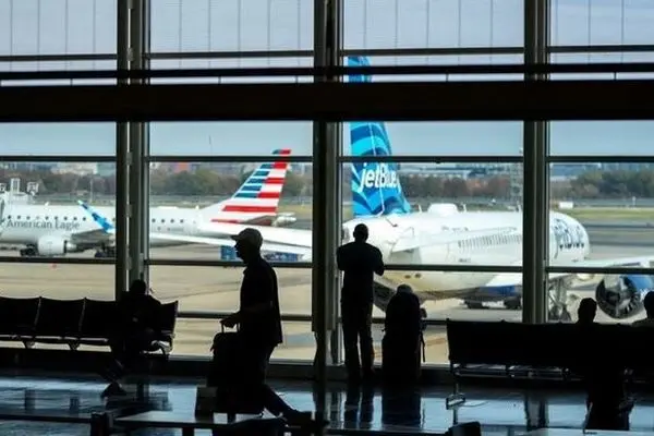 لغو ۲۸۰۰ پرواز در یک روز؛ کمبود کنترل‌کنندگان ترافیک آسمان آمریکا را فلج کرد