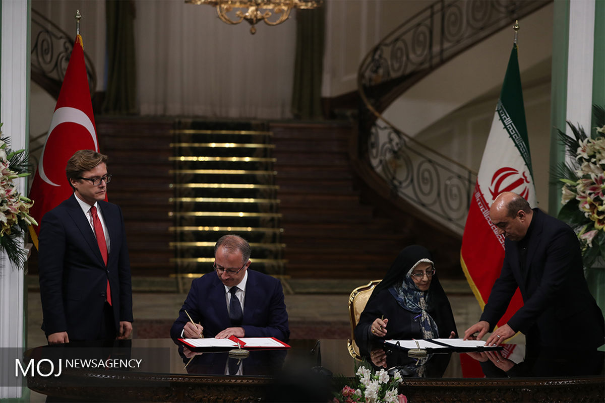 تهران - آنکارا  4 سند همکاری در جهت تعمیق سطح مناسبات خود امضا کردند