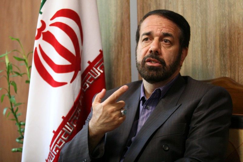 کسی که می پذیرد مسوول باشد، باید بپذیرد که خدمتگزار باشد