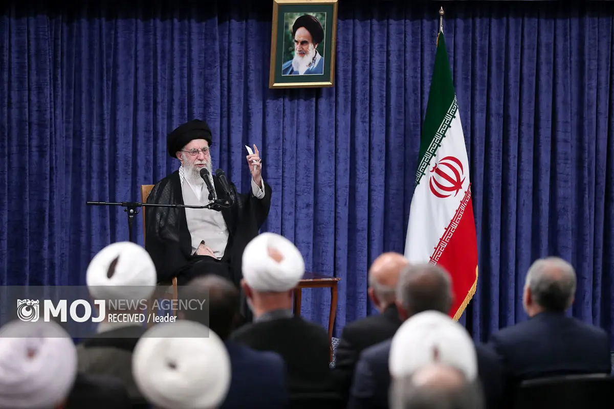 ملت با جهتگیریهای گوناگون سیاسی و وزن متفاوت مذهبی پای ایران عزیز ایستاد