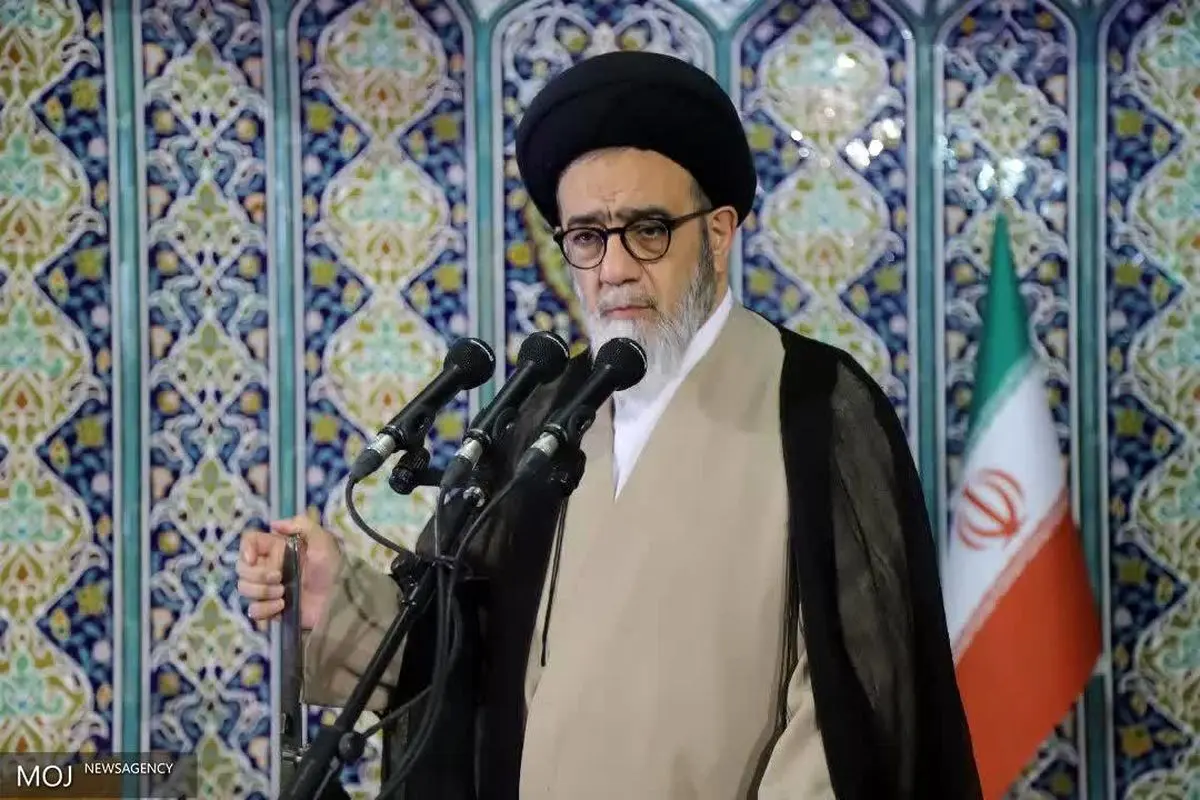 اهتزاز پرچم همجنسگرایان در باکو توهینی آشکار به ارزشهای مسلمانان است
