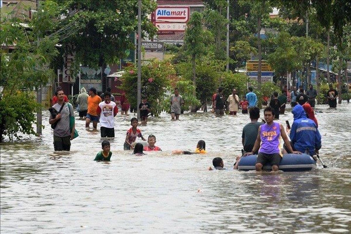 Floods in Indonesia's Sumatra killed 15