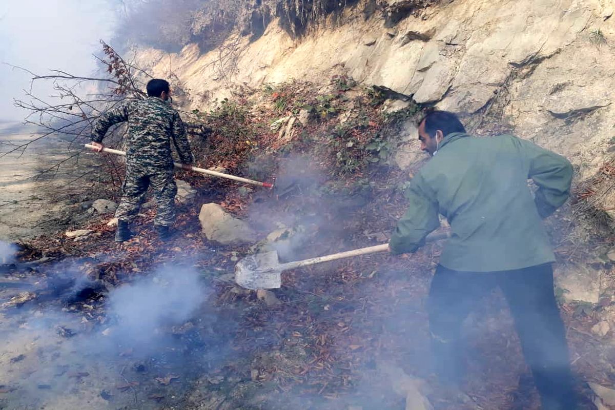 اعزام نیروهای بسیجی و پاسدار برای کنترل آتش‌سوزی جنگل‌های کجور نوشهر