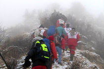 کوهنوردان گرفتار در ارتفاعات فین/انتظار برای امدادرسانی ادامه دارد!
