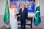دیدار وزیر مشاور عربستان در امور خارجه با وزیر خارجه پاکستان