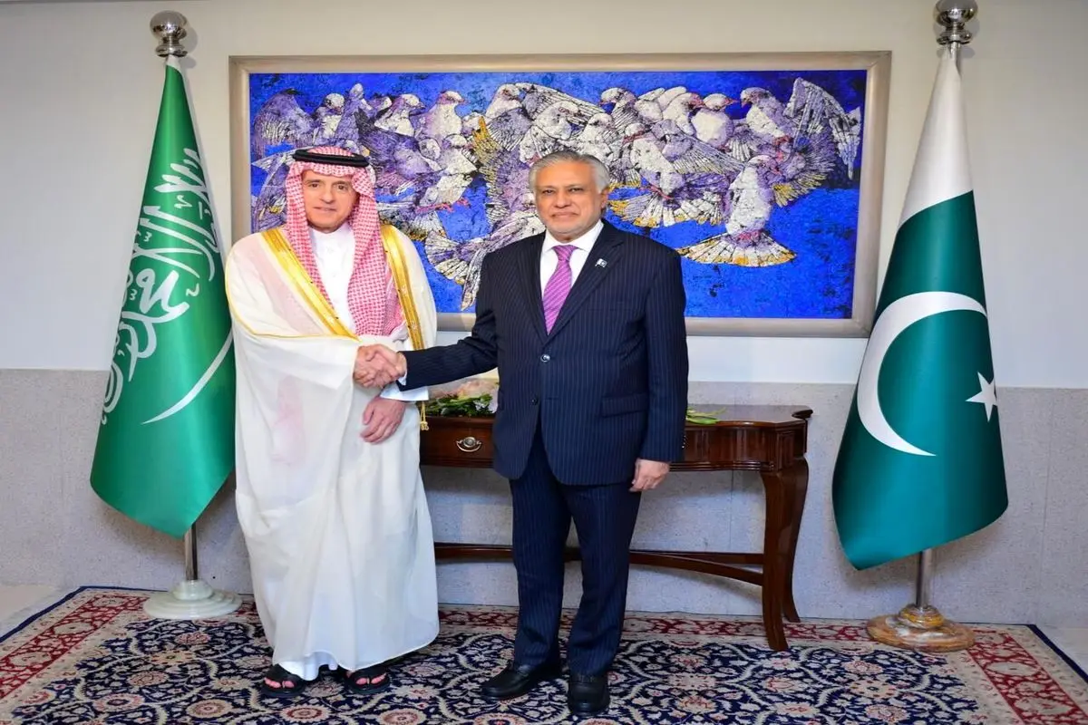 دیدار وزیر مشاور عربستان در امور خارجه با وزیر خارجه پاکستان