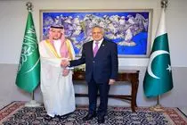 دیدار وزیر مشاور عربستان در امور خارجه با وزیر خارجه پاکستان