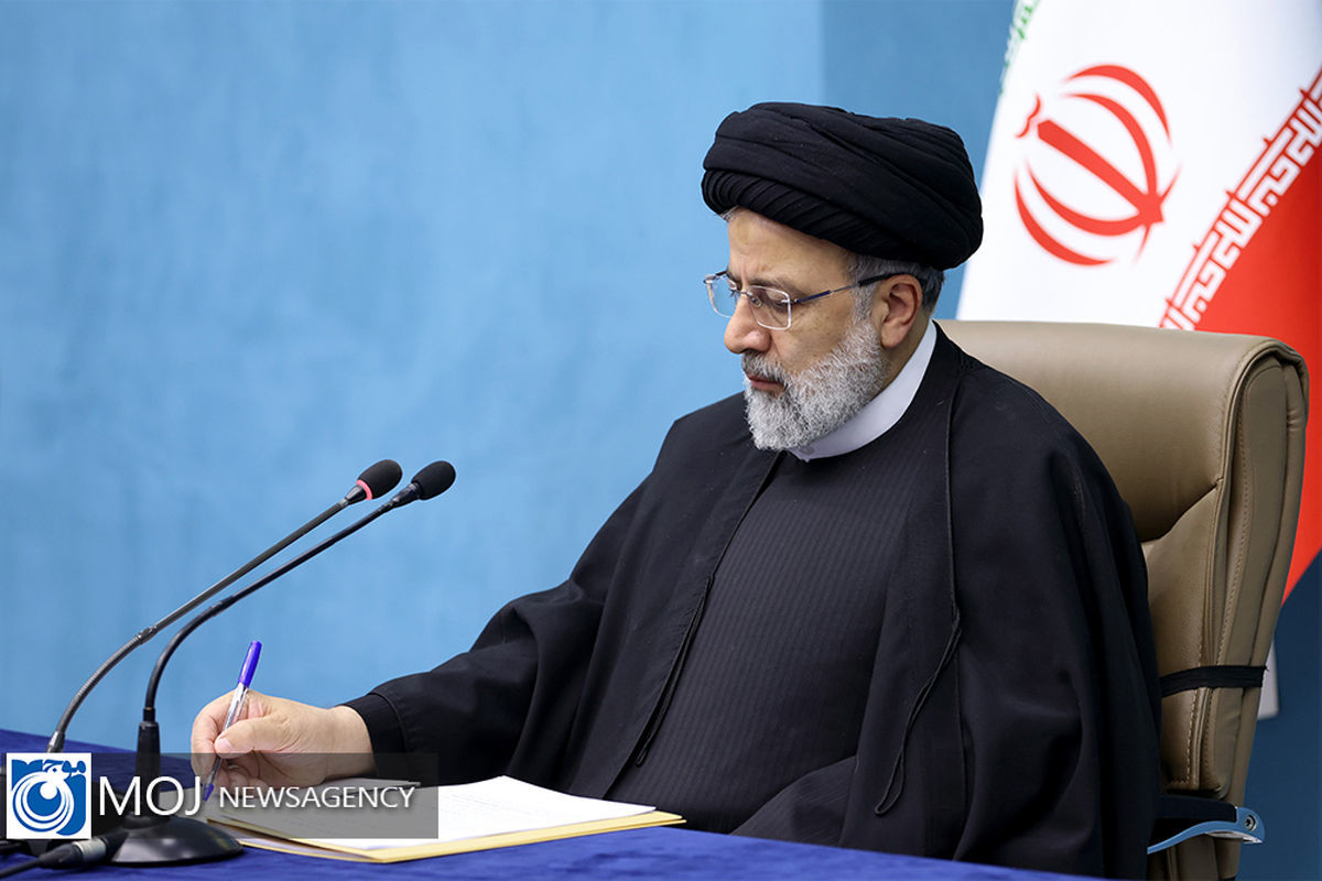 رئیس جمهور عضویت رئیس بنیاد سعدی در شورای راهبردی سیاستگذاری اموردانشجویان خارجی را ابلاغ کرد