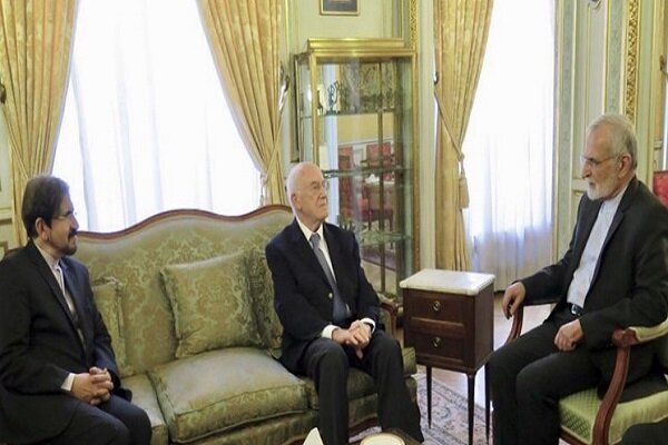 دیدار خرازی با وزیر خارجه اسبق فرانسه در پاریس