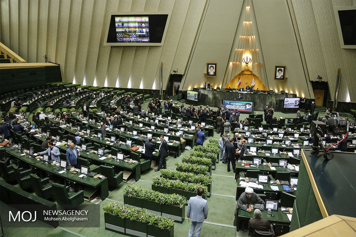 طرح سئوال نمایندگان مجلس از وزیرعلوم به زمان دیگری موکول شد