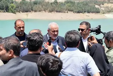 انتقال آب از خلیج فارس به مناطق مرکزی در حال انجام است / تأکید بر بازنگری در بارگذاری جمعیتی کشور