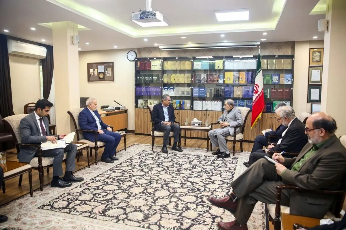 مذاکره با حفظ خطوط قرمز ایران را میپذیریم
