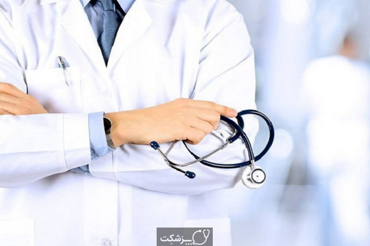 انتقاد از لابی‌بازی‌هایی که نظام سلامت را با چالش مواجه کرد/ چرا وزارت بهداشت با افزایش ظرفیت پزشکان مخالف است؟