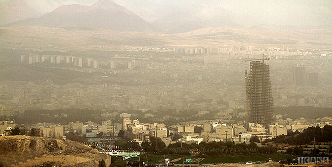 شاخص کنترل کیفیت هوای تهران در روز 14 بهمن 122 و ناسالم برای گروه های حساس