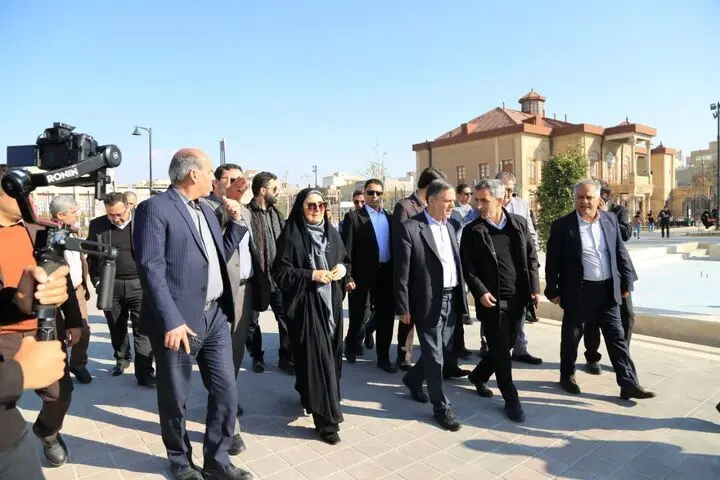 بازدید وزیر راه و شهرسازی از پروژه بزرگ بازآفرینی در سبزه میدان زنجان