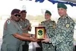 فرمانده دفاع ملی آفریقای جنوبی از تیپ ۶۵ نیروی زمینی ارتش بازدید کرد