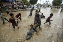 باران های شدید و سیل در کراچی، 6 کشته برجا گذاشت