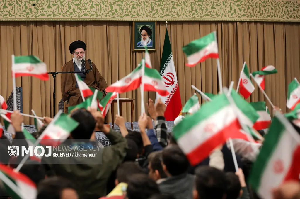 دیدار دانش‌آموزان و دانشجویان با رهبر معظم انقلاب