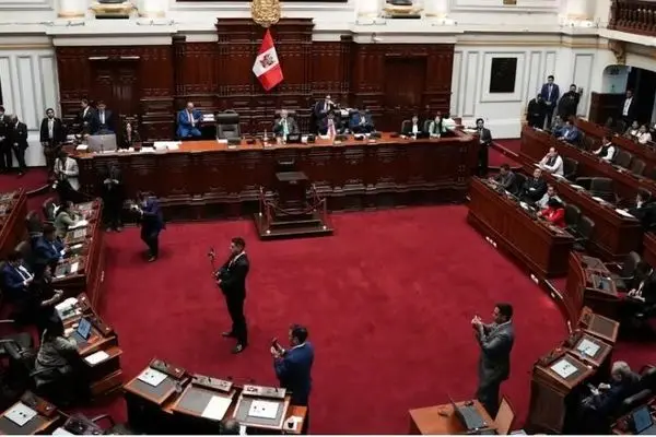 کنگره پرو با رأی قاطع ۱۱۸ نماینده، بولوارته را از ریاست جمهوری برکنار کرد