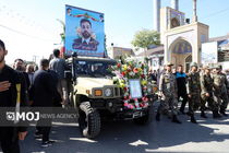 شهید مدافع حریم هوایی ایران بر دستان مردم کرمانشاه تشییع شد