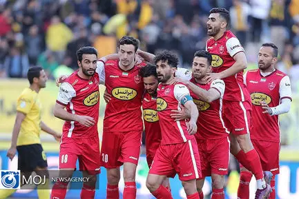 دیدار تیم های فوتبال سپاهان و پرسپولیس