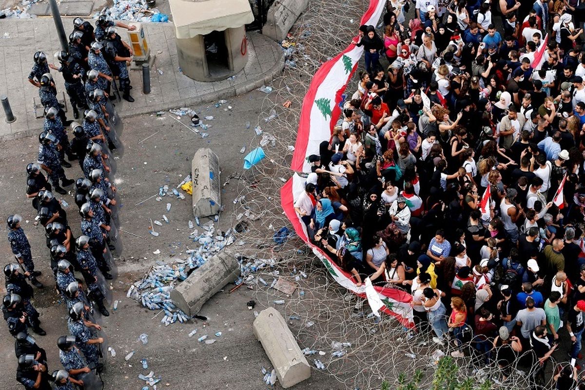 Protests in Beirut left 80 hospitalized