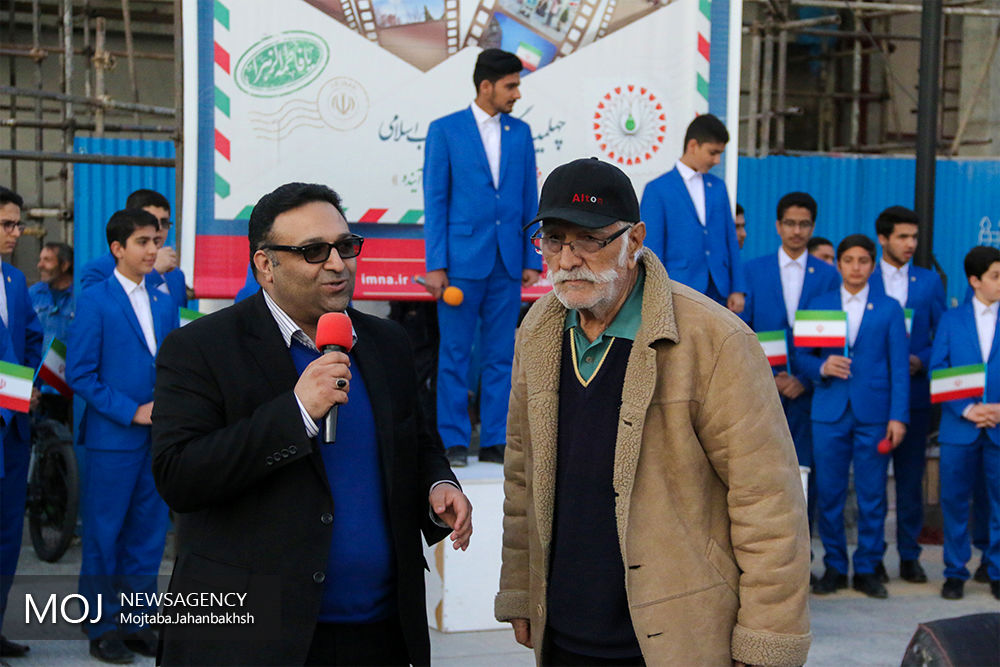 افتتاح اولین نمایشگاه عکس پرچم در اصفهان