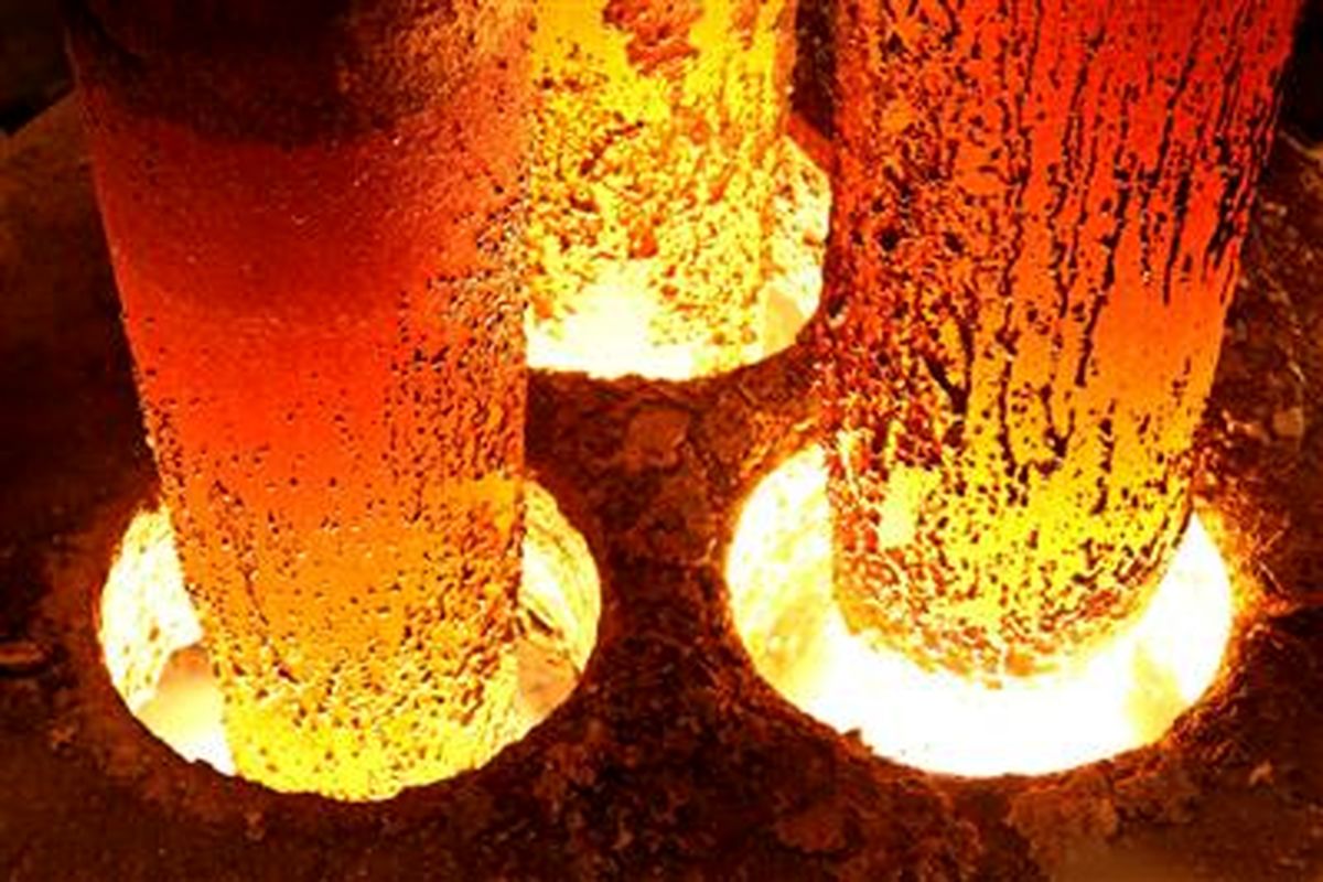 رکورد ماهیانه700 هزار تن در ناحیه فولادسازی؛ عزم فولاد مردان برای مانع زدایی تولید