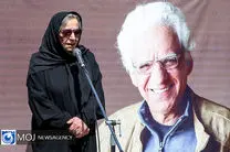 مراسم خاکسپاری کیومرث پوراحمد آغاز شد