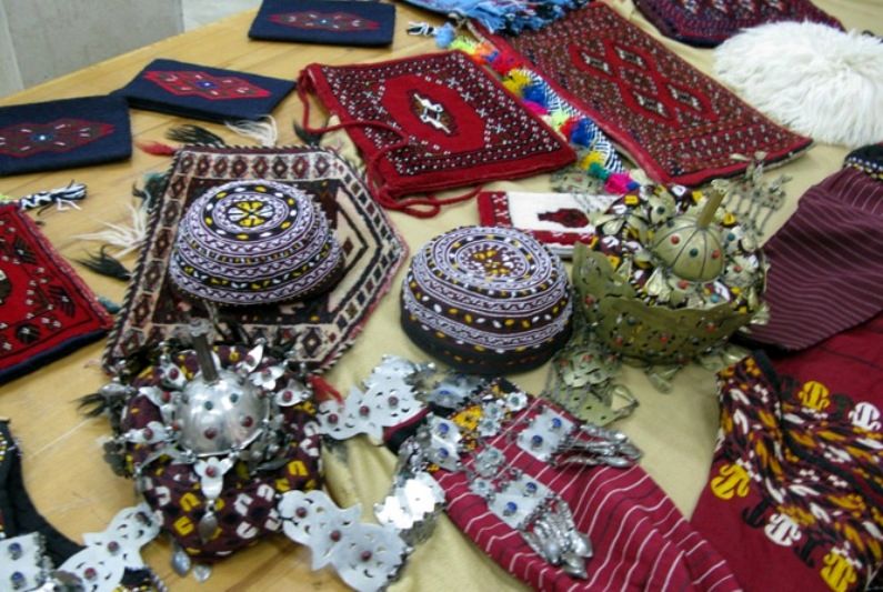 هم اکنون سه هزار و 518 هنرمند صنایع دستی در گنبدکاووس فعالیت دارند 