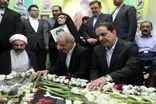 پزشکیان به مقام شامخ شهدا در ایلام احترام گذاشت