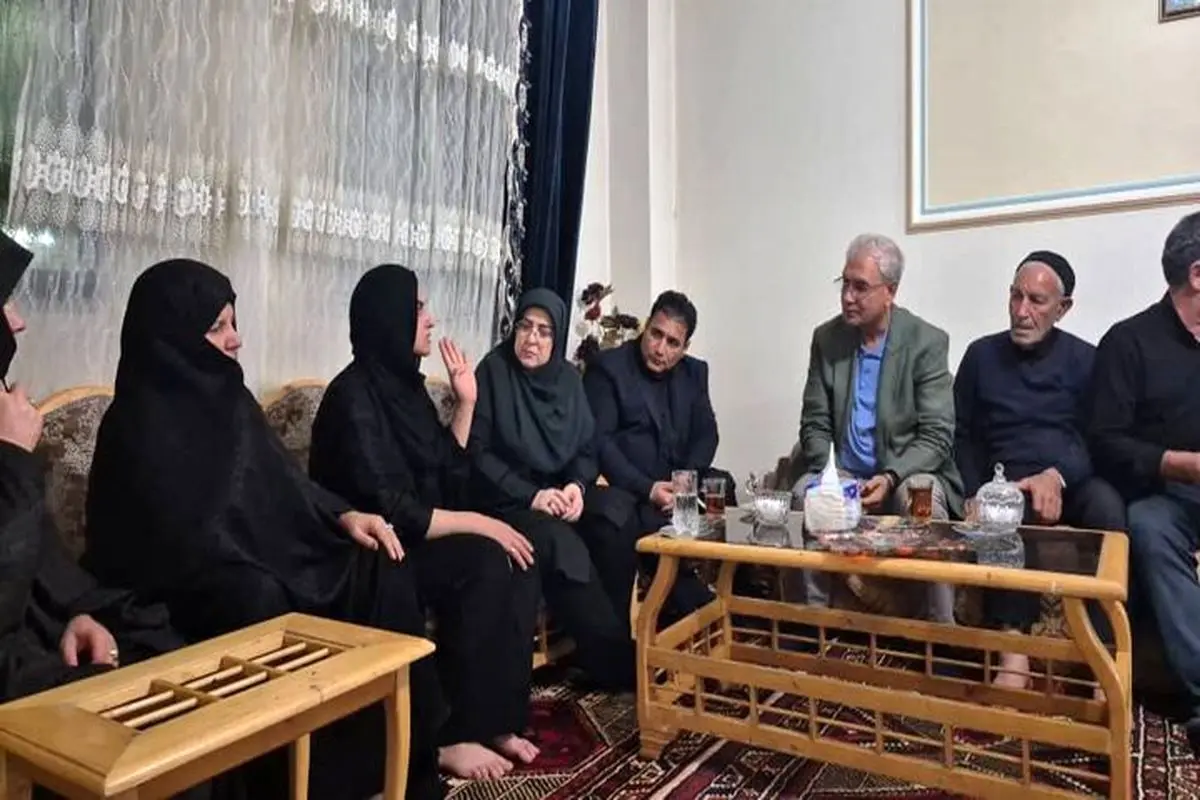مهاجرانی و ربیعی با خانواده الهه حسیننژاد دیدار کرد