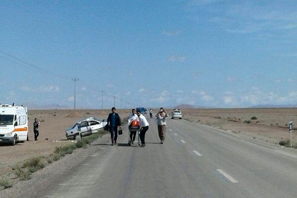 واژگونی پژو در محور طبس-بردسکن سه مجروح برجای گذاشت