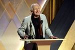 جشنواره فیلم ونیز به کارگردان «انجمن شاعران مرده» جایزه افتخاری می‌دهد