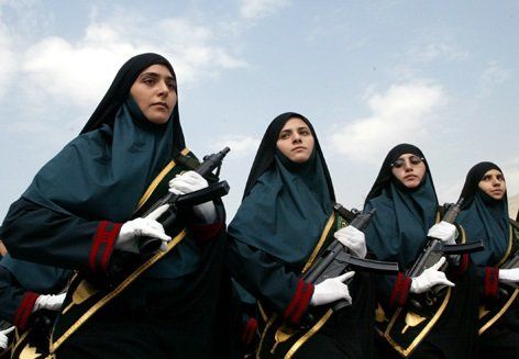 مسابقات سراسری مهارت های پلیسی کارکنان زن ناجا در همدان