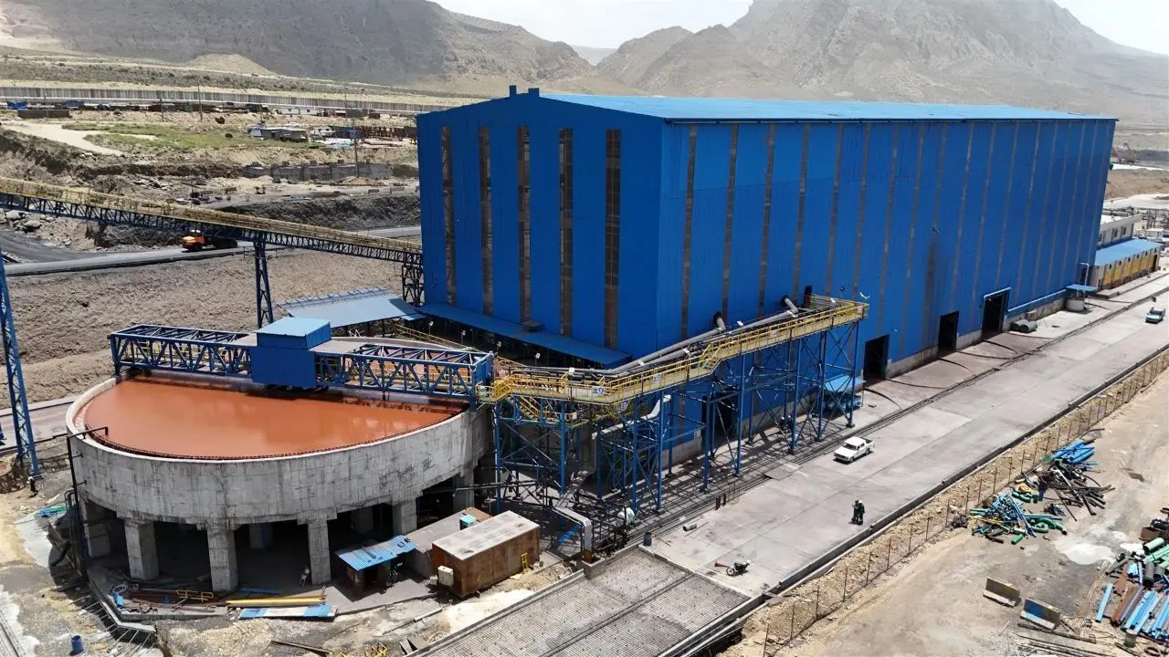 بازدید مسئولان  از شرکت فولاد شکفته رشتخوار