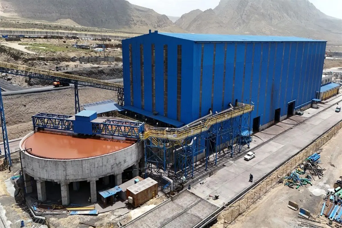 بازدید مسئولان از شرکت فولاد شکفته رشتخوار