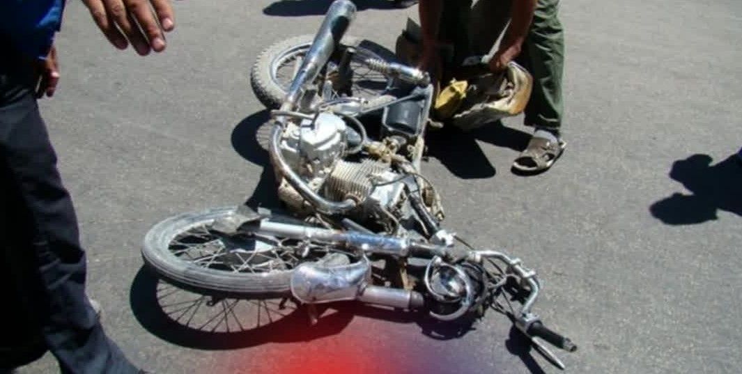 یک کشته و 2 مجروح در برخورد موتورسیکلت ها