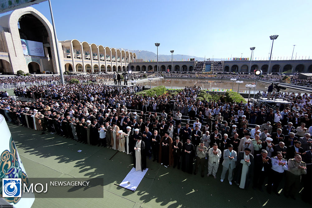 حضور گسترده مردم در مصلای بزرگ تهران برای برپایی نماز عید فطر