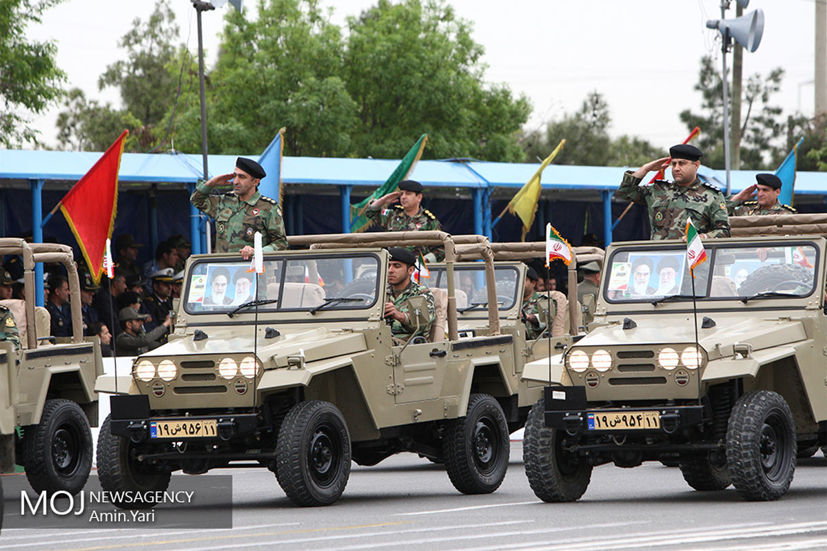 آغاز مراسم رژه ارتش جمهوری اسلامی ایران 